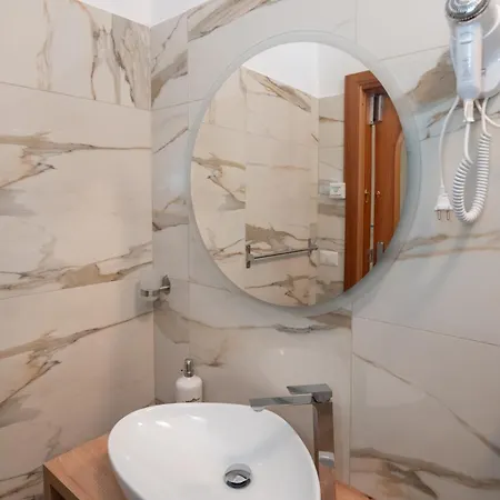 Roman Vacation - Trastevere Station 4* Roma